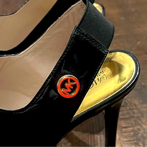 MICHAEL KORS Black Patent Leather Heels. Like New - Picture 8 of 10